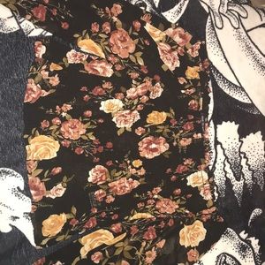 Floral patterned top
